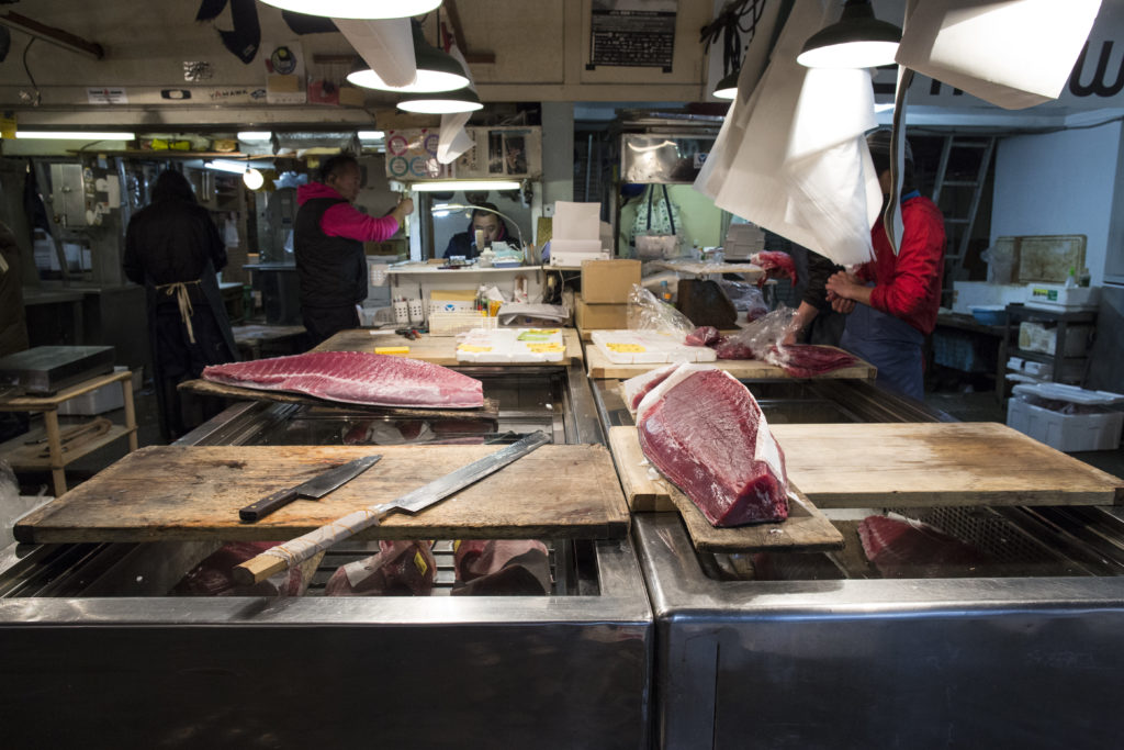 Fish butcher station